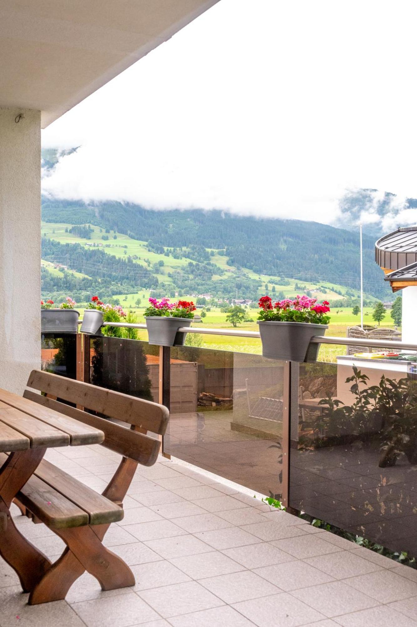 Haus Piesendorf Apartamento Exterior foto